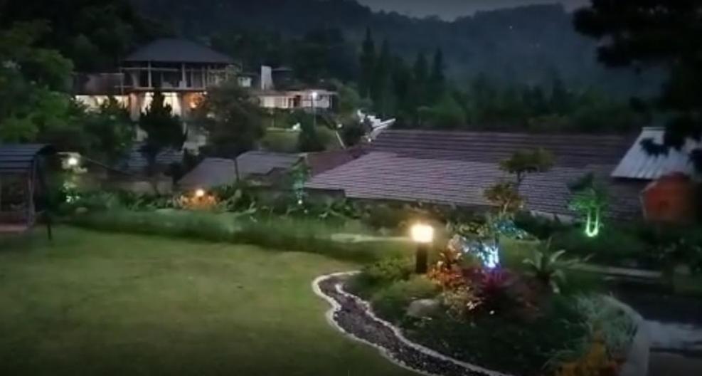 Villa Chacha At Macarena, Megamendung Zewnętrze zdjęcie