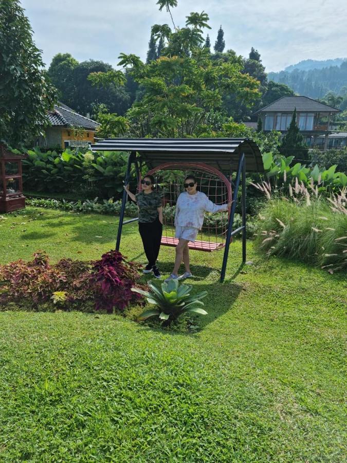 Villa Chacha At Macarena, Megamendung Zewnętrze zdjęcie