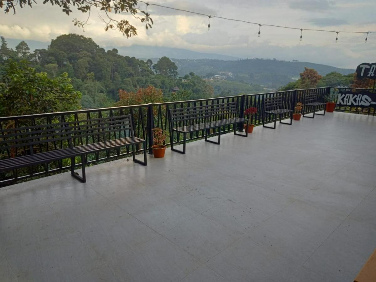 Villa Chacha At Macarena, Megamendung Zewnętrze zdjęcie